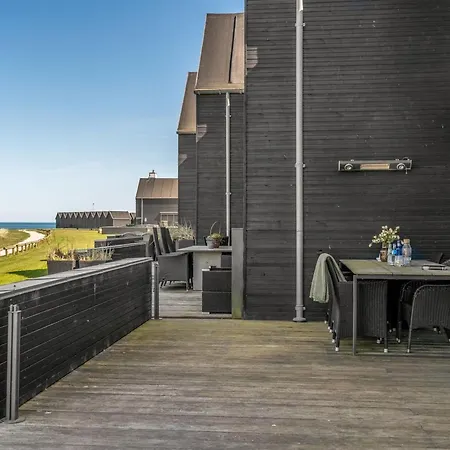Chayton - 10m From The Sea By Interhome *